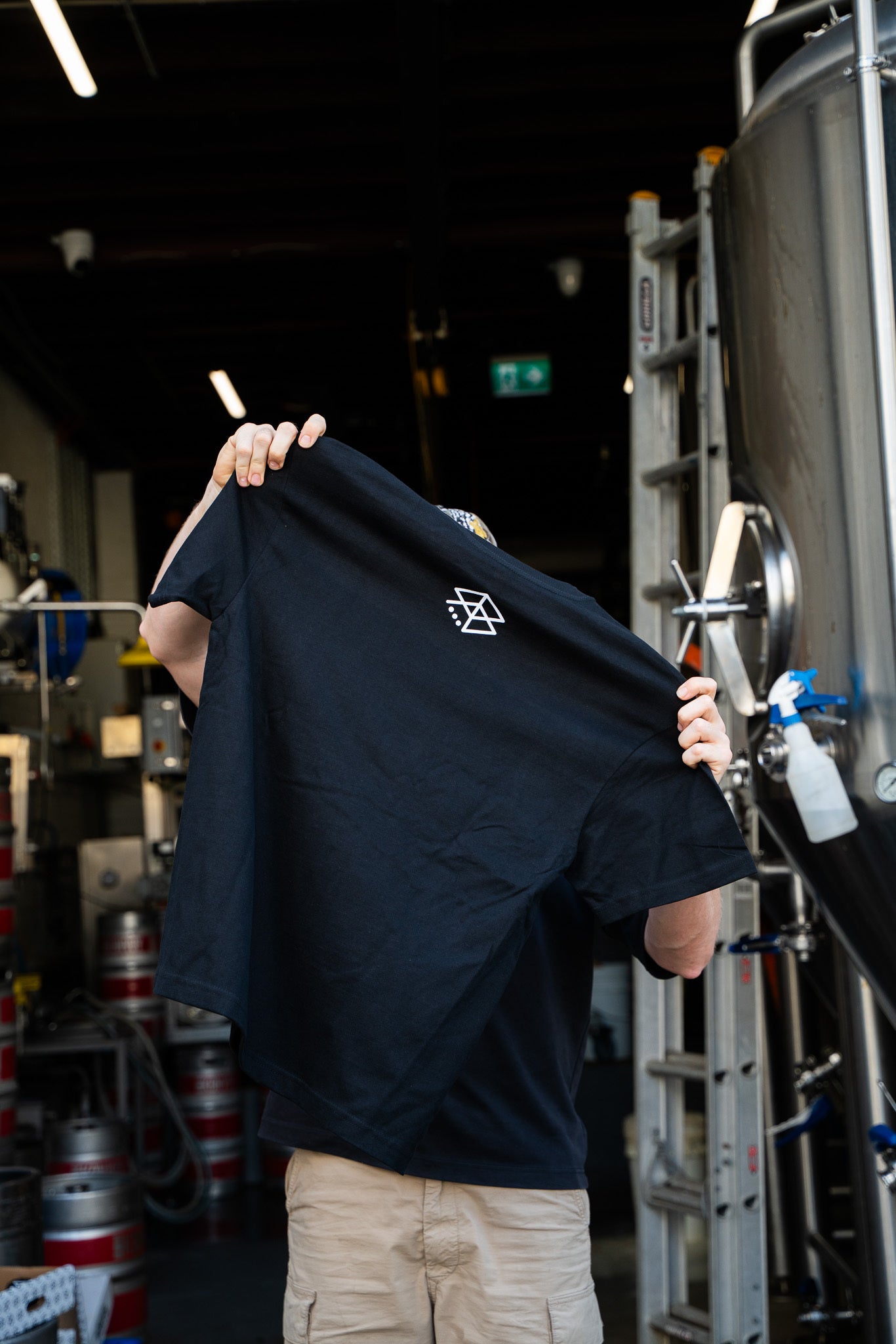 Range Oval Logo Tee - Black